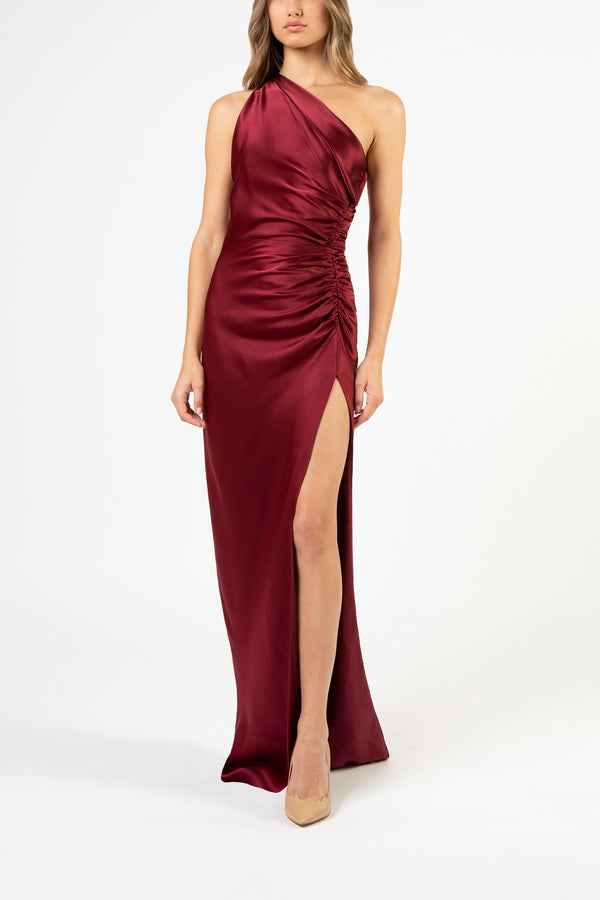 Asymmetrical gathered gown - oxblood